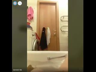 girl 23 takes a bath and films herself in a periskope trp