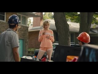 jett s01e08.showed boobs to builders
